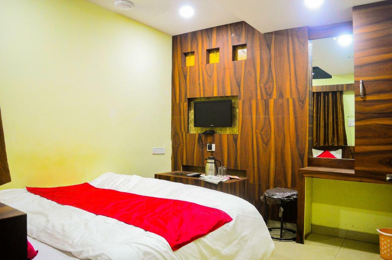 Hotel Kalash Ujjain Exterior photo
